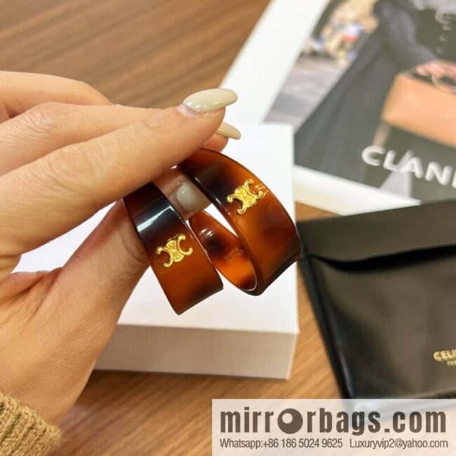 wsxc1677845995244_0-800x800cosui1xegds190443_20250708234957.jpg New Celine Arc de Triomphe half-bend earrings