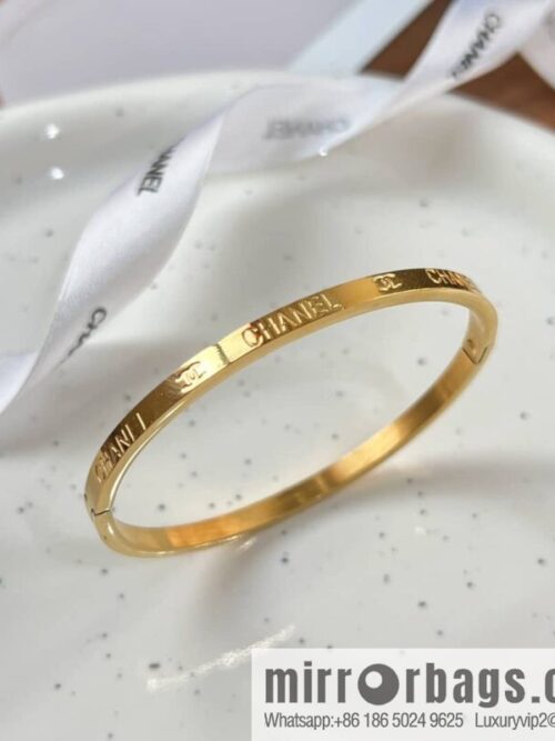 wsxc1677845997993_0-800x800bcon1gfztah190419_20250708234909.jpg New ☑️ Chanel double c letter gold bracelet bracelet