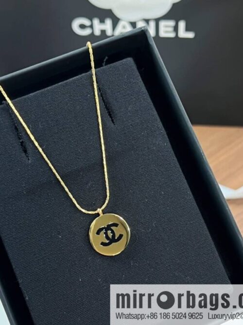 wsxc1677845999701_0-800x800ww5n2cyeqxk190408_20250708234850.jpg New ☑️ Chanel double c round gold necklace