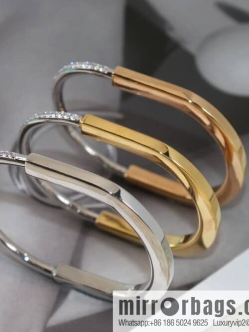 wsxc1678104959782_0-800x800fr35jekyo0i190282_20250708234449.jpg Tiffany Lock Full Drill, Half Drill, Spaced Drill, Glossy Lock Bracelet Bracelet