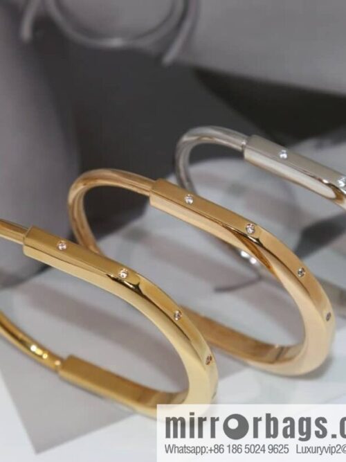 wsxc1678104961326_0-800x800ywbaqqasjjd190268_20250708234426.jpg Tiffany Lock Full Drill, Half Drill, Spaced Drill, Glossy Lock Bracelet Bracelet