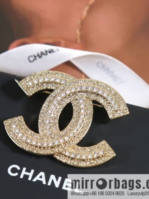 wsxc1678278462911_0-800x8004d3n5no3qah187446_20250708221448.jpg New ☑️ Chanel double c gold single row diamond brooch