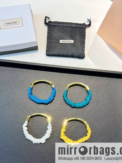 wsxc1678536387790_0-800x8002fvshvbsly0187374_20250708221240.jpg MIU MIU Miu Miu metal letter sheepskin bracelet bracelet