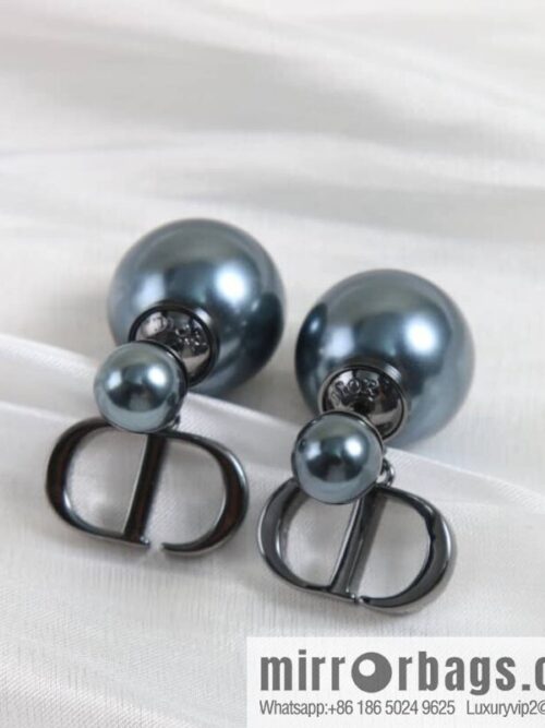 wsxc1678536406541_0-1-800x800lpetajufjbn187330_20250708221122.jpg New ☑️ Dior black size pearl stud earrings