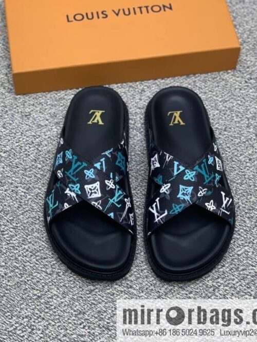 wsxc1678969109700_0-800x800eux1ldlunpx30553_20250716032658.jpg LV/Louis Vuitton features classic PVC men\'s sandals with black outsoles