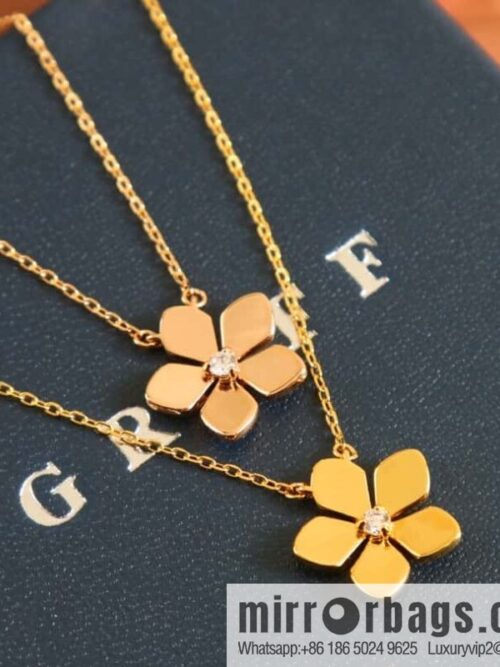 wsxc1679659997270_0-800x800g33fqyykfpj183393_20250708201640.jpg GRAFF Glossy flower necklace