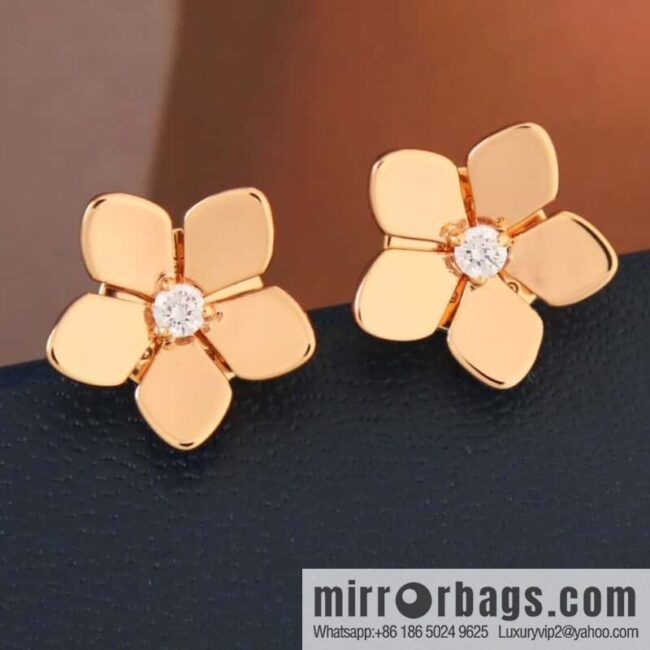 GRAFF Flower 🌺 stud earrings