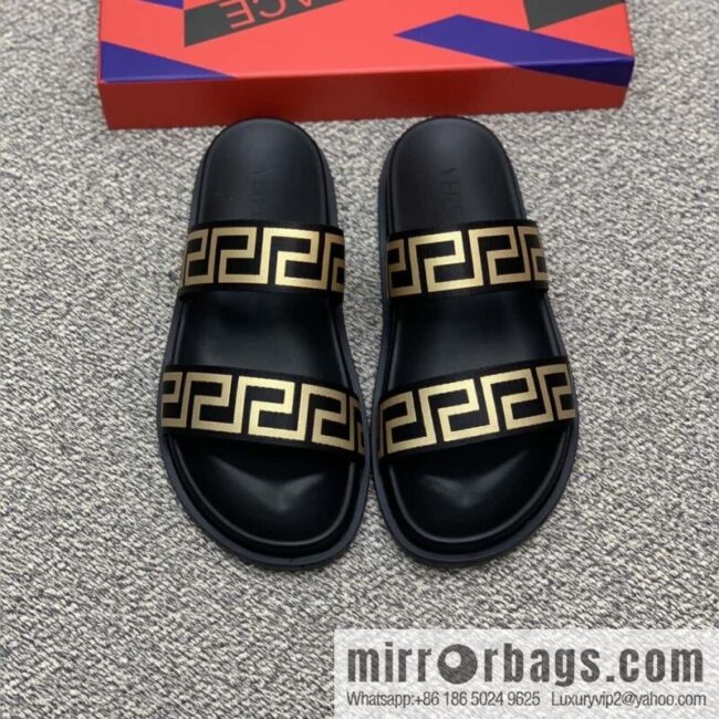 Versace uses black calfskin men\'s sandals