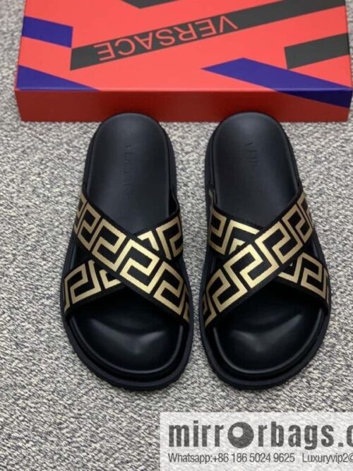 wsxc1679918645528_0-800x800crmrtra4uap26492_20250716025144.jpg Versace uses black calfskin men\'s sandals