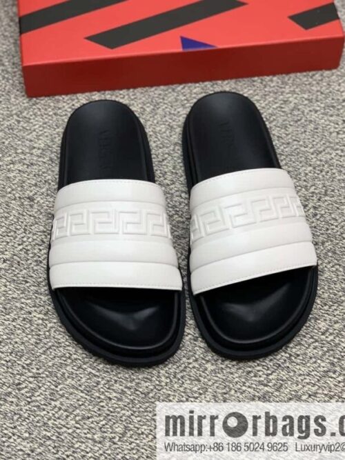 wsxc1680180133221_0-800x8003ko0dm4o0sy22945_20250716022145.jpg Versace uses black calfskin men\'s sandals