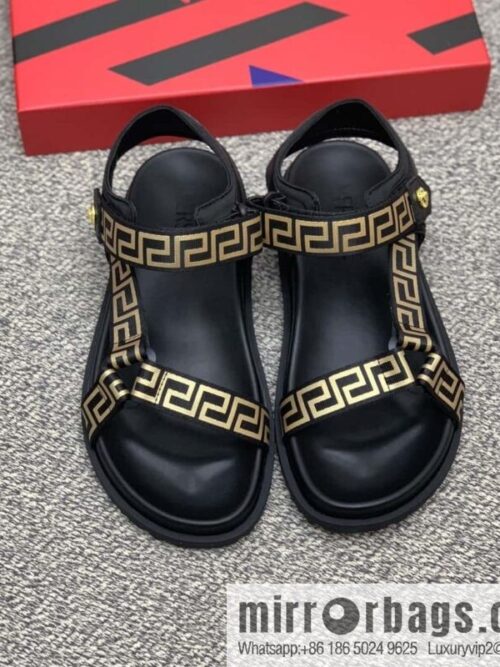 wsxc1680180136476_0-800x800ww205v33nt422936_20250716022138.jpg Versace uses black calfskin men\'s sandals