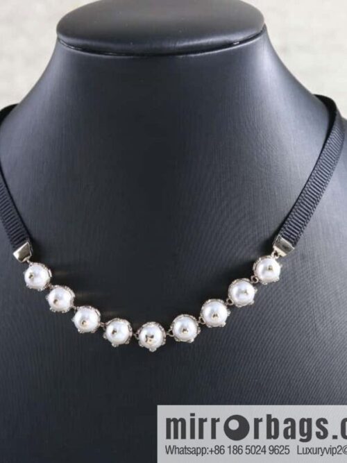 wsxc1680266764344_0-800x800qb5pbdly10i182652_20250708195552.jpg New ☑️ Dior 9 pearl necklace necklace