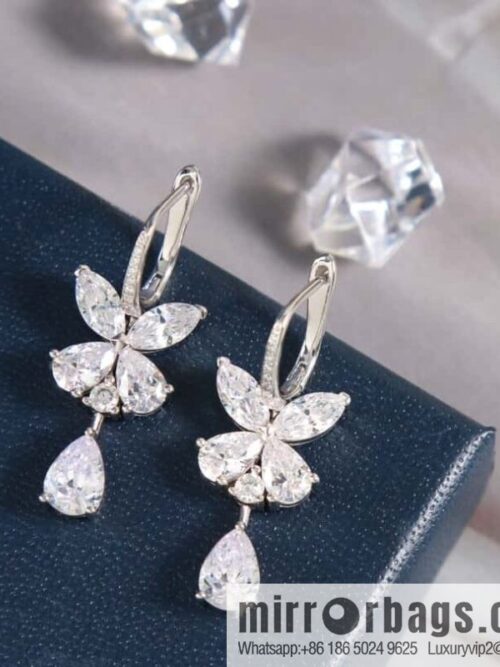 wsxc1680353072662_0-800x800i43tw2km1y1182619_20250708195457.jpg GRAFF Pear-shaped diamond butterfly earrings