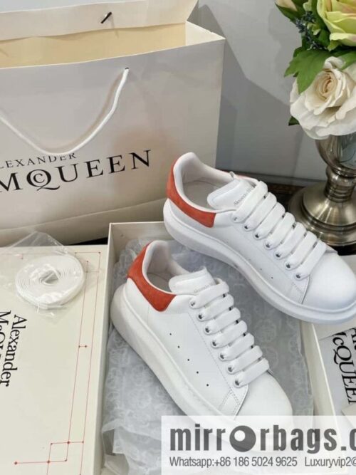 wsxc1680439607466_1-800x800cw45ftxblv122533_20250716021751.jpg Alexander McQueen, Unisex sneakers made of calfskin
