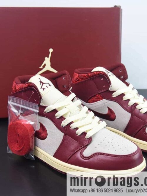 wsxc1681733904581_4-800x800mkn34hmu3pg14932_20250716010903.jpg Air Jordan AJ1 Mid help embroidery red floral item number: DZ2820-601