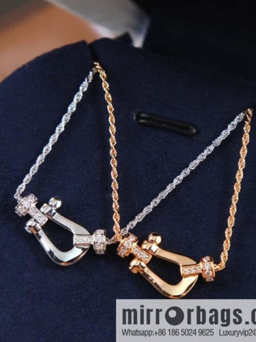 wsxc1681908501810_0-800x800ql1q23bsc2n178857_20250708180121.jpg Fred horseshoe necklace