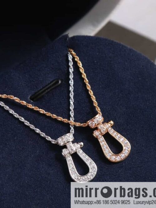 wsxc1681908505065_0-800x8003yggqd3a3w2178844_20250708180100.jpg Fred\'s diamond horseshoe necklace