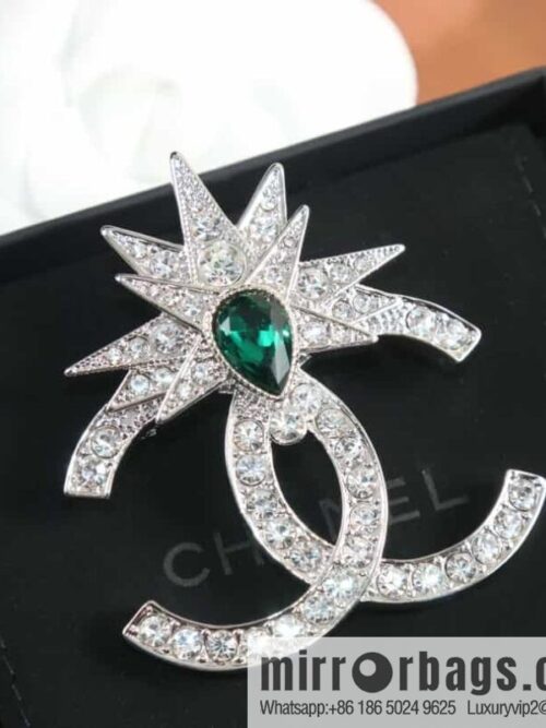wsxc1682339094762_5-800x800pidmawysmbp176569_20250708162739.jpg New ☑️ Chanel Double C Emerald Full Diamond Double C Brooch