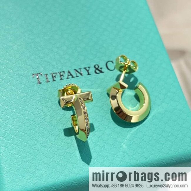 New ☑️ Tiffany & Co. Tiffany & Co. T1 round earrings