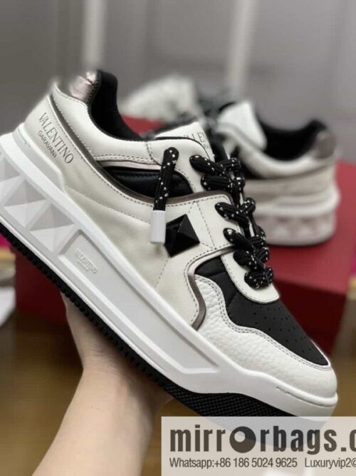 wsxc1682512881500_4-800x80045gc5cdqc33176377_20250708162122.jpg VALENTINO Valentino with sheepskin His & Hers low-top sneakers