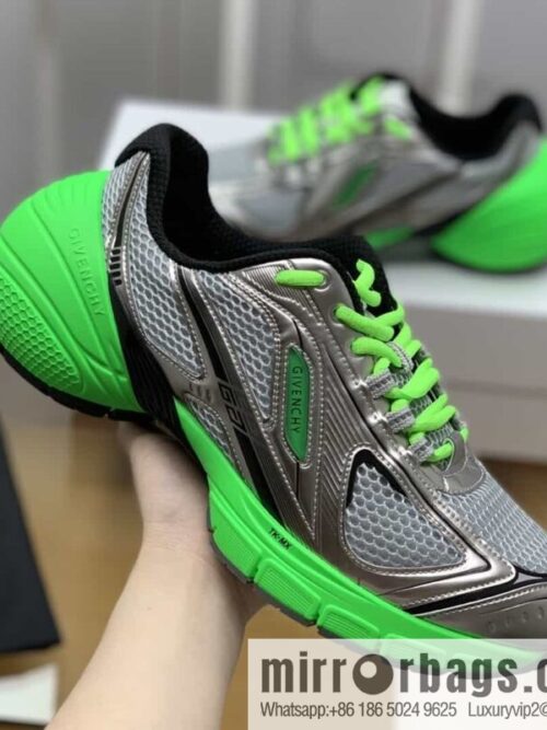 wsxc1682857638441_4-800x800dvhmfc0izj410681_20250716003025.jpg GIVENCHY GIVENCHY Men\'s lace-up sneakers made of technologically knitted fabrics, synthetic leather and rubber