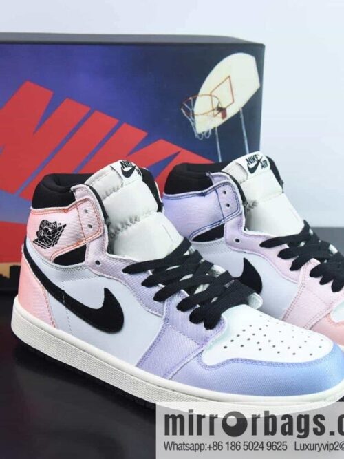 wsxc1683379063737_4-800x800pfwf0z33nwc7323_20250716000100.jpg Nike Air Jordan 1 High 0G \"Craft\" Vintage basketball shoes, white and purple gradual change color, item number: DX0054 805