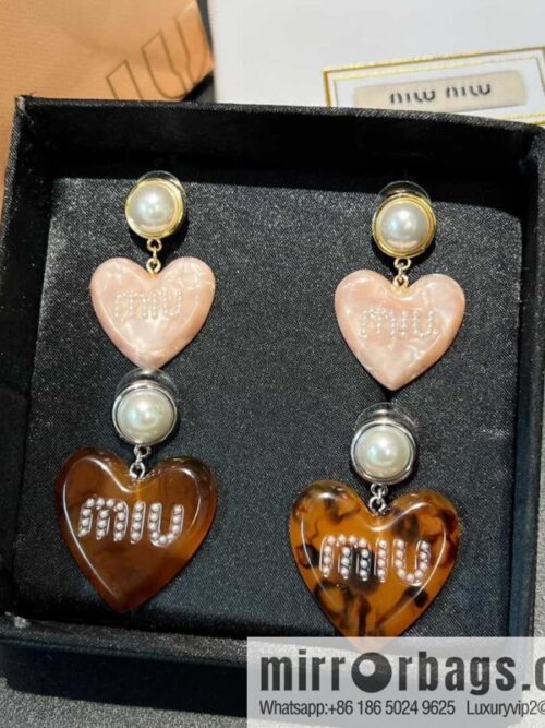 wsxc1684247139208_0-800x8003r42idsbsvk171581_20250705214002.jpg MIU MIU love peach heart ❤ stud earrings