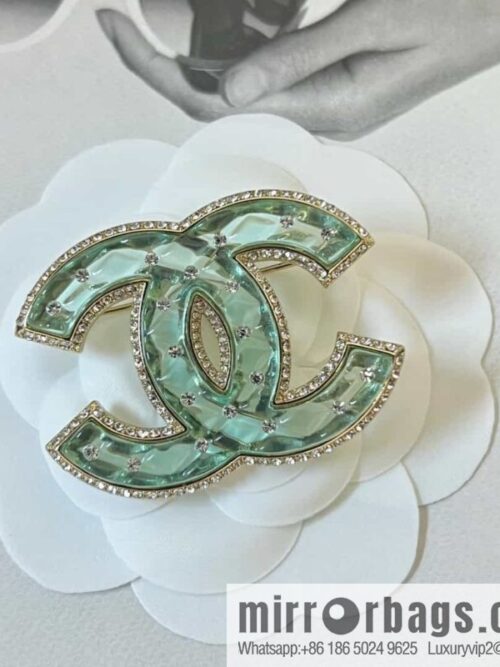wsxc1685025179208_5-800x800b4hgyg5yi3m167784_20250705194018.jpg New ☑️ Chanel double c green acrylic brooch with diamond
