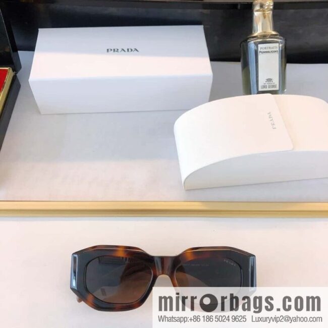 wsxc1685285910903_4-800x800xg0jqoupvxu22749_20250625222123.jpg Prada three-dimensional frame unisex sunglasses
