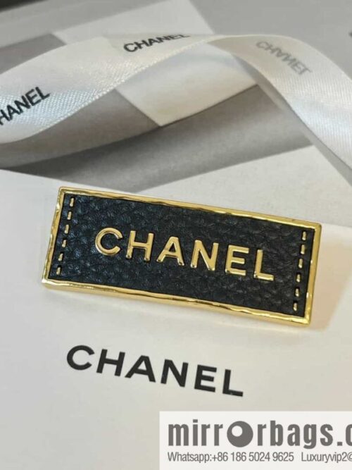 wsxc1686148810635_0-800x800rcjuz2s5mxo163958_20250705174537.jpg New ☑️ Chanel Double C Black Leather Letter Brooch