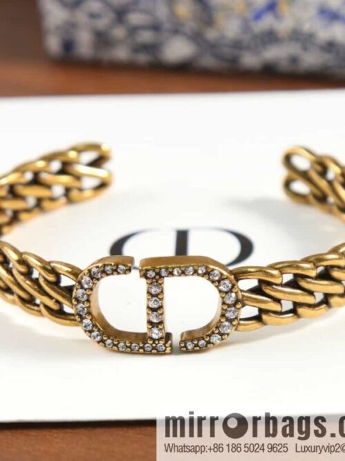 wsxc1688652881301_2-800x800yxv5ossc43z158410_20250705140359.jpg New ☑️ DIOR CD Full Diamond Hollow Opening Bracelet