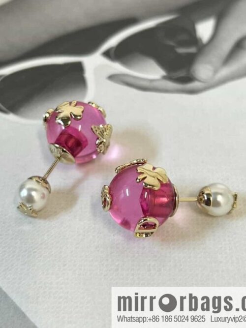 wsxc1689687251453_0-800x800rccyi3o4xvn158154_20250705135637.jpg New ☑️ DIOR pearl pink bead stud earrings