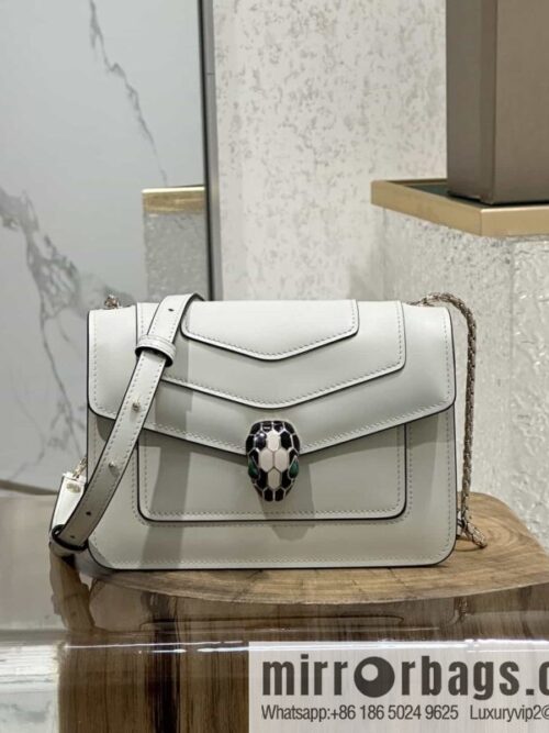 wsxc1691157180646_0-800x800hj3v1yafnte83424_20250719082445.jpg New \"Serpenti Forever\" crossbody bag model: 289676