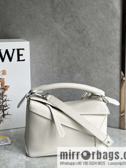 wsxc1691333646871_0-800x800jfrwluxti0x81988_20250719081053.jpg LOEWE Puzzle 24CM bag leather small geometric bag 0681 white