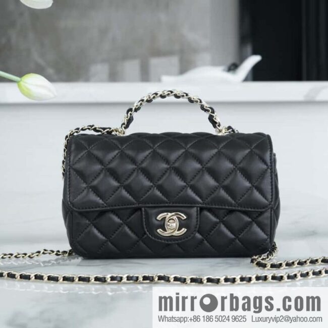 wsxc1691684388790_0-800x800i3c3xwxuef579141_20250719074318.jpg CHANEL 23A rhinestone handle cf medium black AS4141