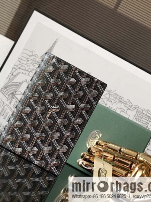 wsxc1691938459225_0-800x800sq1t0c4jory78368_20250719073710.jpg Goyard Grenelle passport holder 7706