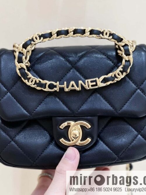 CHANEL 23C early spring vacation new model, arm in arm fat AS3748