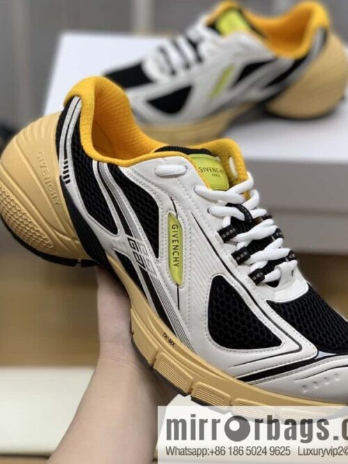 wsxc1692107710749_4-800x800m3akor5ojrp185721_20250708212353.jpg Givenchy, techno-knitted men\'s lace-up sneakers