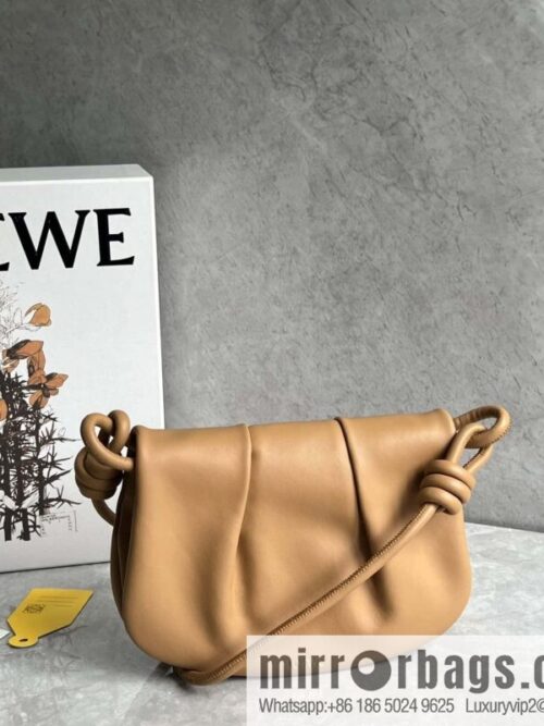 wsxc1692190213264_0-800x800w3i4zizqd3g72809_20250719063718.jpg LOEWE\'s latest series Paseo new member Paseo Satchel 0686 caramel color