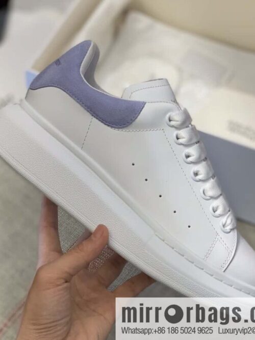 wsxc1692550340129_2-800x8000qsafe4zptj182089_20250708193551.jpg Alexander McQueen light blue velvet tail sneakers