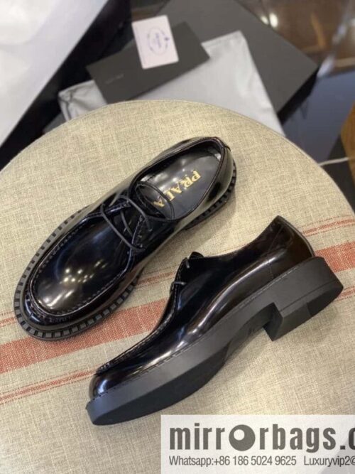 wsxc1692636136623_2-800x800vwycssxyisv181907_20250708193011.jpg PRADA glossy lace-up shoes
