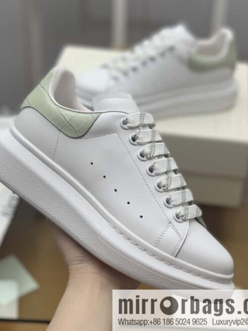 wsxc1692637324146_4-800x8002pf2rhhgjqh181865_20250708192859.jpg Alexander McQueen Alexander McQueen Rice Grey Crocodile Tail Unisex Same Sneakers