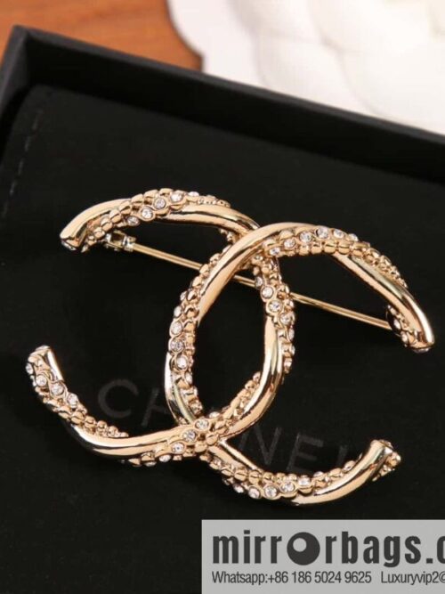 wsxc1692889988874_4-800x800icfkiw4plr1149389_20250705073831.jpg New ☑️ Chanel Double C Half Diamond Gold Brooch