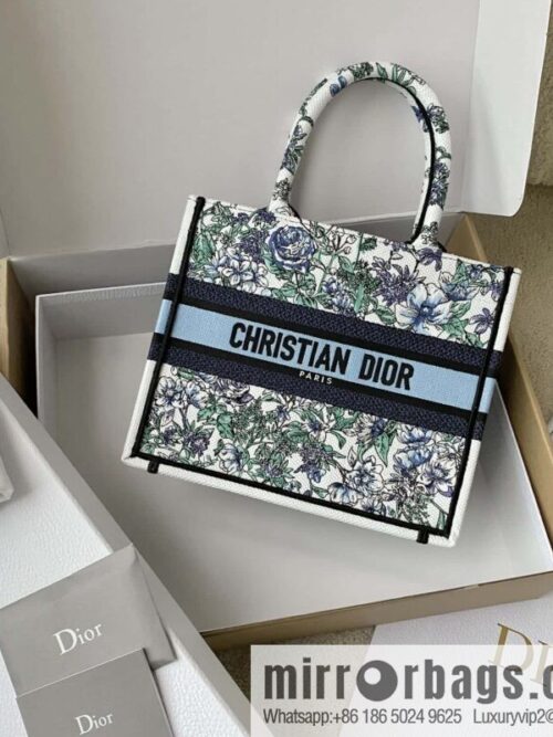 wsxc1693587320185_0-800x800eoxbipsgzfr65956_20250719020500.jpg DIOR S BOOK TOTE M1265 blue and white floral