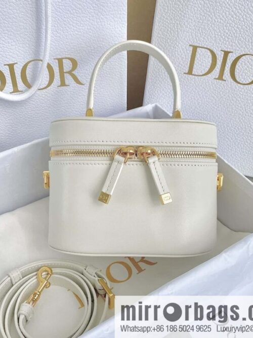 wsxc1693593175417_0-800x800xlpueuhljrr65833_20250719020348.jpg DIOR S CD SIGNATURE VANITY S2203UMFV_M030