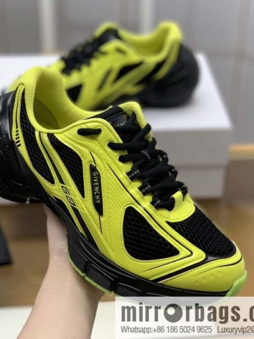 wsxc1693670976865_4-800x800nkltozkcm1g175388_20250708152902.jpg Givenchy, tech-knitted, reflective printed men\'s lace-up sneakers