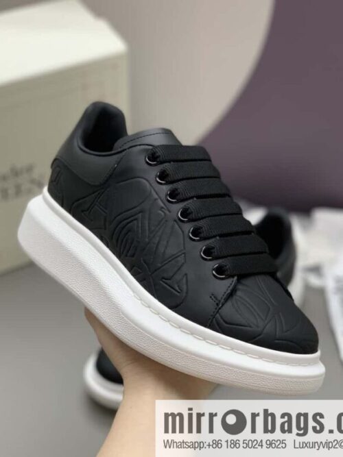 wsxc1694524521338_4-800x800jrt2auso4tf170550_20250705210510.jpg Alexander McQueen Alexander McQueen all-black embossed sneakers for men and women