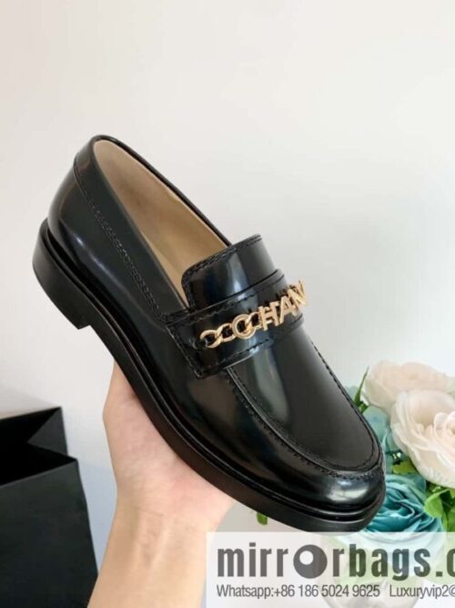 wsxc1695666369063_4-800x800oj2i0dakuk2167158_20250705192156.jpg CHANEL Xiaoxiang metal letter chain ⛓ loafers G37430