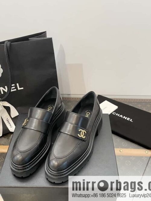 wsxc1695745010451_0-800x800qstvazff3su166966_20250705191532.jpg CHANEL Small Fragrant Rhombus Small Gold Button Platform Loafers