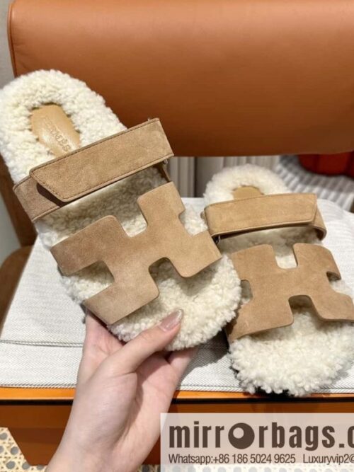 wsxc1696085257384_4-800x800hyubxpdnl0t166435_20250705185836.jpg Hermès Lamb Wool Chypre Sandals